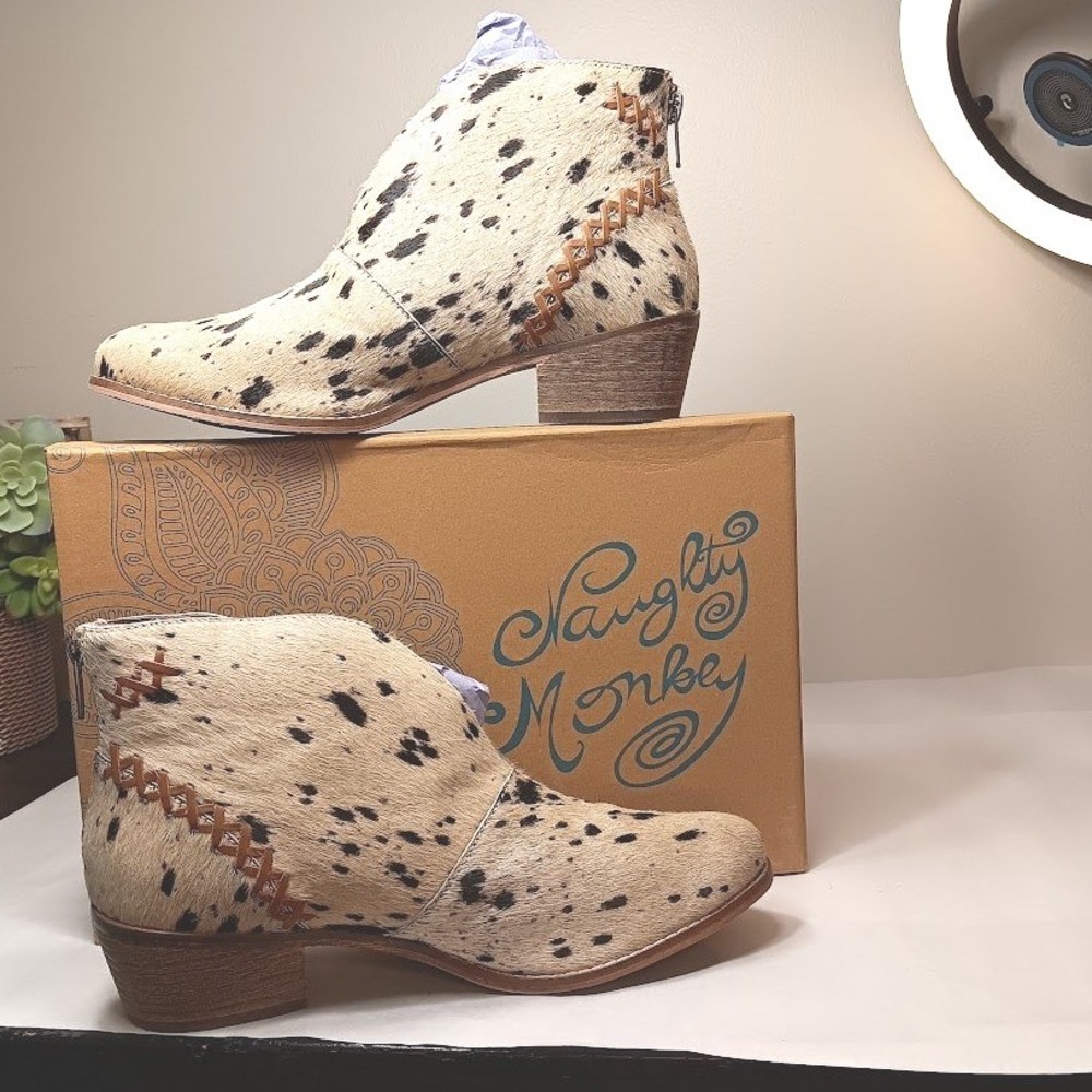 Naughty Monkey All Roads Booties Women 8.5 Black White Excellent Cow Print Hair
